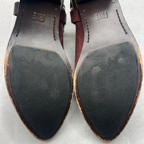 FRYE Ray Harness Back Zip Boots size 8.5 Burgundy leather ankle boot with buckle - Picture 8 of 12